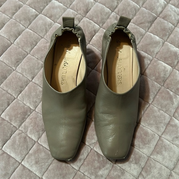 Gray Matters Shoes - Gray matters leather pumps. 37&1/2. Beige.